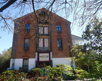 Accommodation In An Historic Warehouse - Bathurst - Building