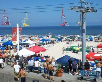 Buoy 16 Motel by the Beach - Seaside Heights - Strand