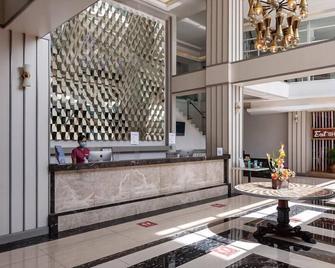 Shakti Hotel Bandung - Bandung - Recepção