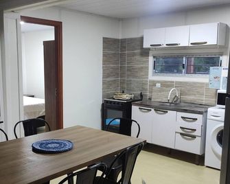 Beautiful container house(2) super quiet and safe - Balneario Buenos Aires - Kitchen