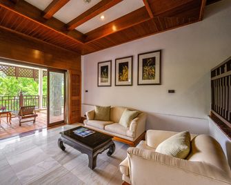 Thavorn Beach Village Resort & Spa Phuket (SHA Plus+) - Kamala - Ruang tamu