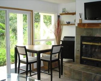 Bamboo Valley Inn 2br/1ba Permitted - Haiku-Pauwela - Sală de mese