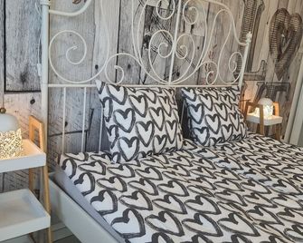 Hegyalja Apartman - Miskolc - Bedroom