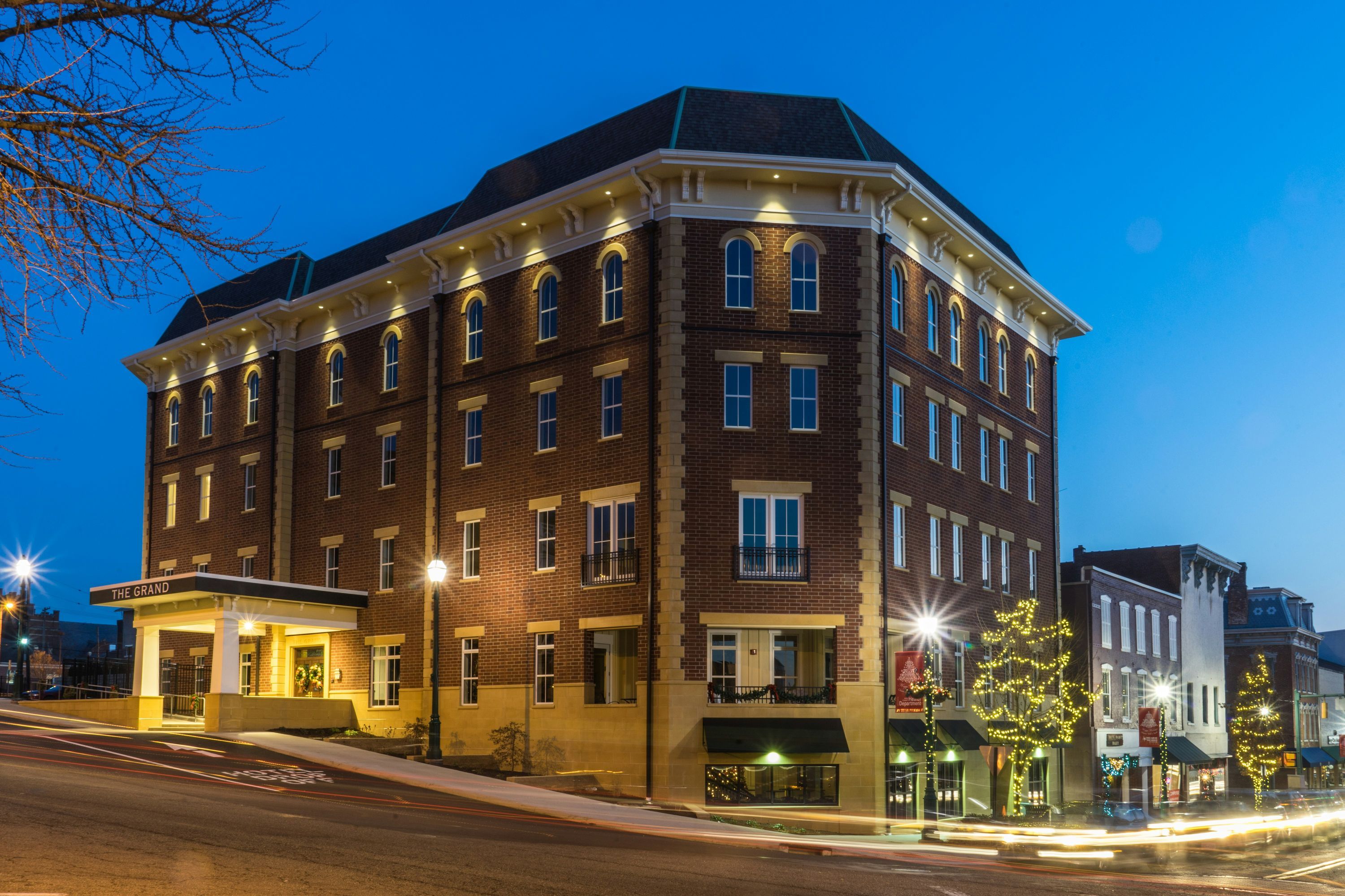 The Mount Vernon Grand Hotel - Mount Vernon - Building