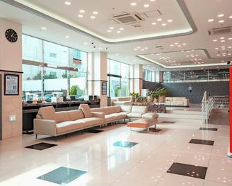 Toyoko Inn Busan Haeundae 2nd Branch - פוסן - לובי