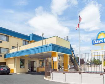 Days Inn by Wyndham Bellingham - Bellingham - Edificio