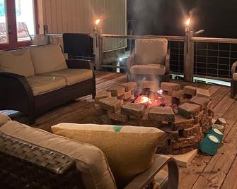 Cozy guest house on the Tangipahoa River - Ponchatoula - Restaurant