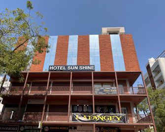 hotel sun shine - Ānand - Gebouw