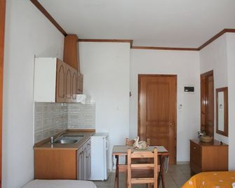 Gravanis Studios - Platamon