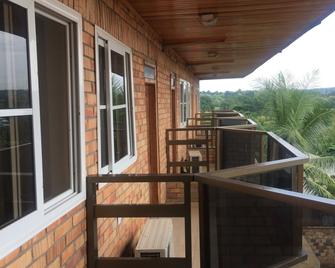 Viglosam Lodge - Wenchi - Balcón