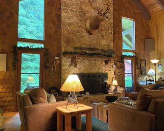 Lady Lodge Room near Olympic National Park - Forks - Salónek