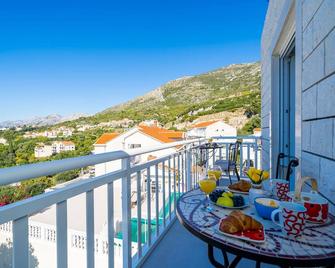 Luxury Sea-view family appt 4 by the beach and pools in Cavtat - Cavtat - Balcony