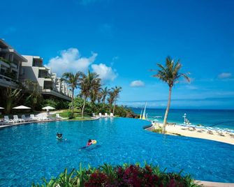 The Moon Beach Museum Resort - אונה - בריכה