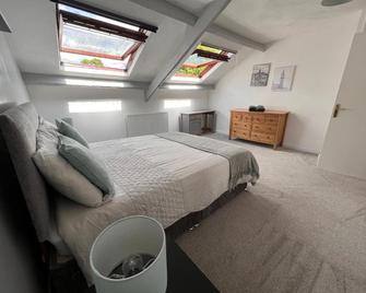 Portland View Apartment - Carlisle - Bedroom