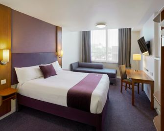 Premier Inn Coventry South - A45 - Coventry - Bedroom