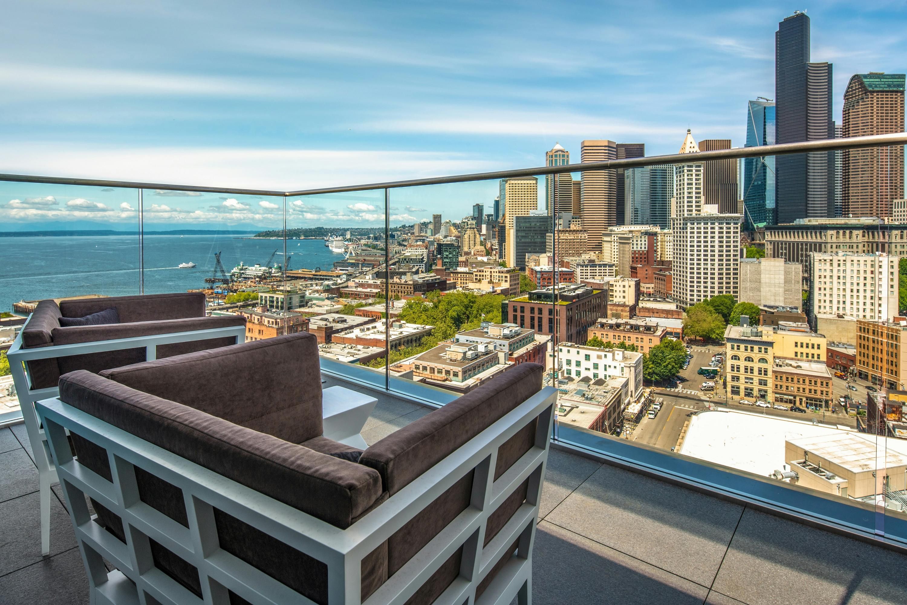 Embassy Suites by Hilton Seattle Downtown Pioneer Square - Seattle - Balcony