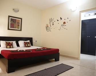 1 bhk Service Apartment in Goa with Mountain View - Varca - Bedroom