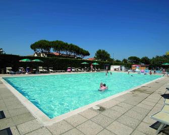Wooden Chalet With Terrace Near Beach - Lido di Dante - Piscina