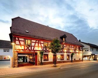 Landgasthof Hirsch - Wilferdingen - Edificio
