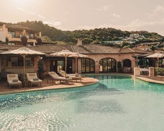 Aethos Sardinia - Cannigione - Piscina