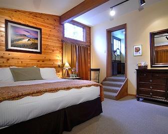 Purple Mountain Bed & Breakfast & Spa - Crested Butte - Bedroom