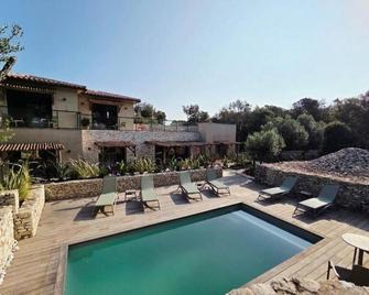 Maison Mahana - Bonifacio - Piscina