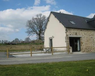 Cozy Cottage for 2 with Terrace in Mont St-Michel Bay, Pet Friendly, WiFi, BBQ - Dragey-Ronthon - Bâtiment