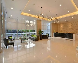 Whiz Prime Hotel Basuki Rahmat Malang - Malang - Σαλόνι ξενοδοχείου