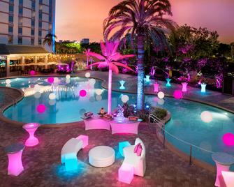 Rosen Plaza Hotel - Orlando - Piscina