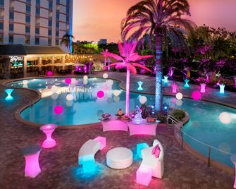 Rosen Plaza Hotel - אורלנדו - בריכה