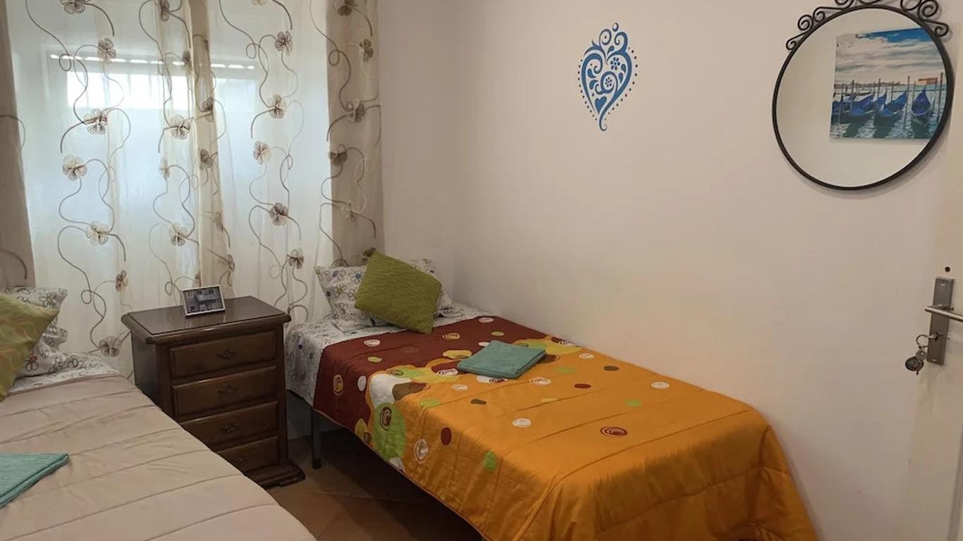 House and Rooms in Lisbon