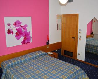 Hotel Azzurra - Sirmione - Habitación