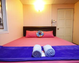 Hi Tech Resort - Kabin Buri - Bedroom