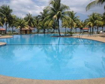 Gem Beach Resort - Kuala Terengganu - Pool