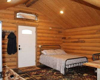 Little Log Cabin In The Ruby - Sheridan - Bedroom