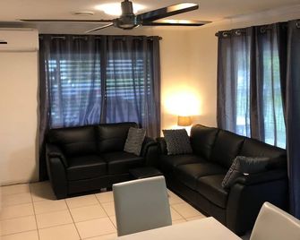 Palmgrove 1 Rainbow Beach - Rainbow Beach - Huiskamer