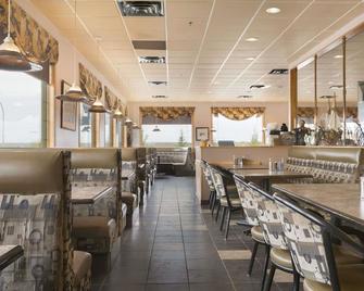 Super 8 by Wyndham Drayton Valley - Drayton Valley - Ресторан