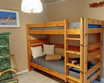 Inexpensive in Berlin, in a residential area close to nature in the district of Mahlsdorf. - Berlin - Bedroom
