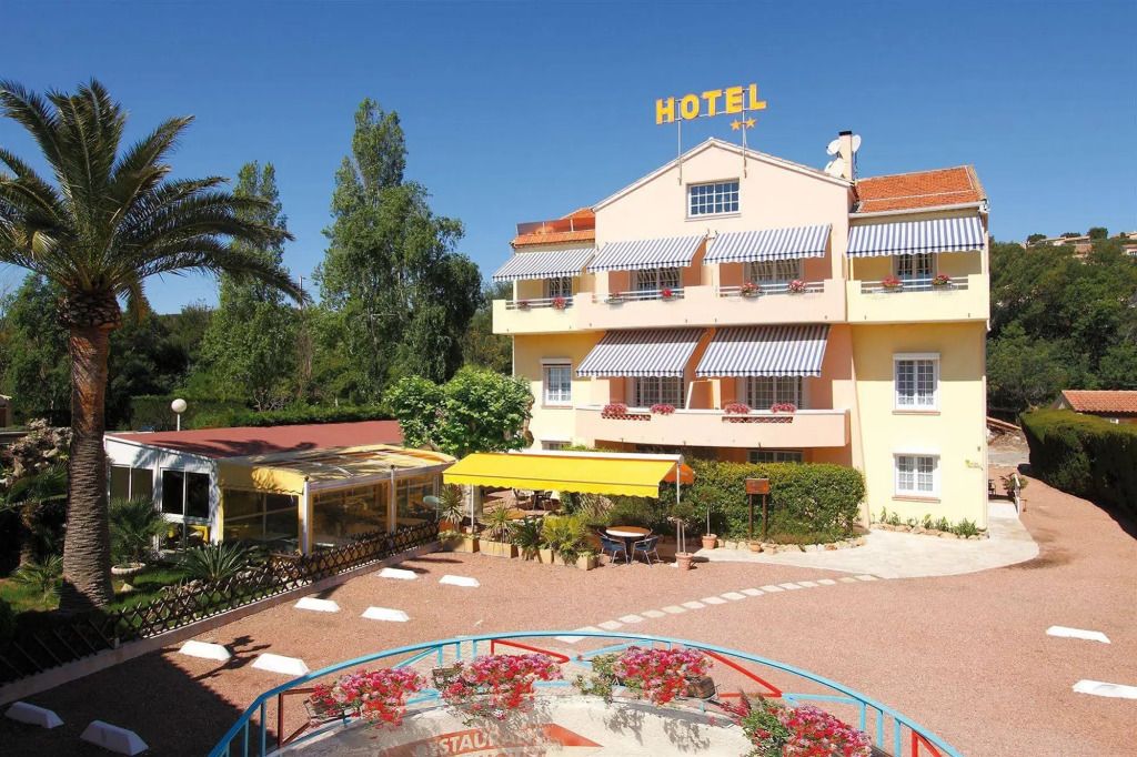 هوتل ليستيريلا