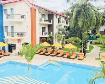 Kyriad Prestige Calangute Goa By Othpl - Calangute - Piscina