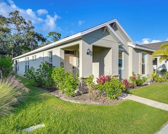 Near River & Parks: LaBelle Family Home w/ Patio - LaBelle - Bâtiment