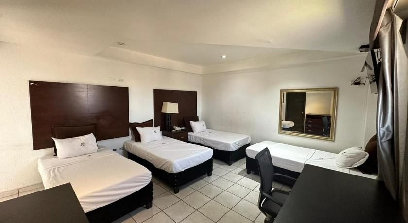 Hotel Don Quijote thumbnail 2