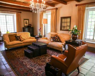 San Gabriel Homestead - Somerset West - Oturma odası