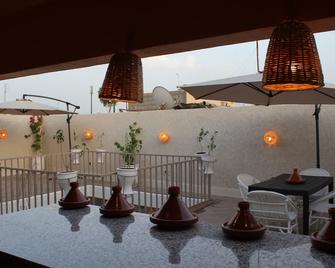 Corner Hostel Marrakech - Adults Only - Marrakech - Balcony