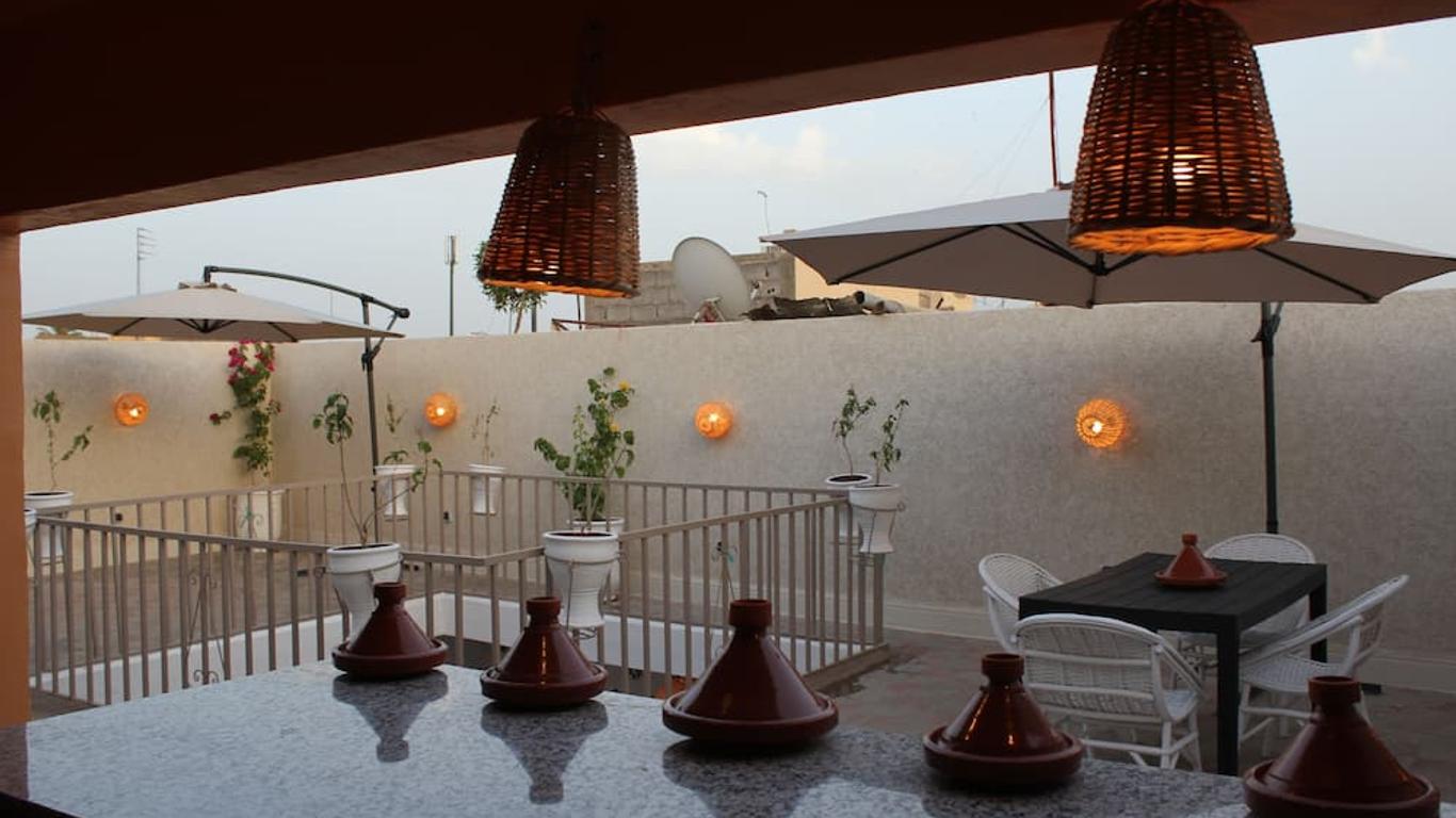 Corner Hostel Marrakech - Adults Only