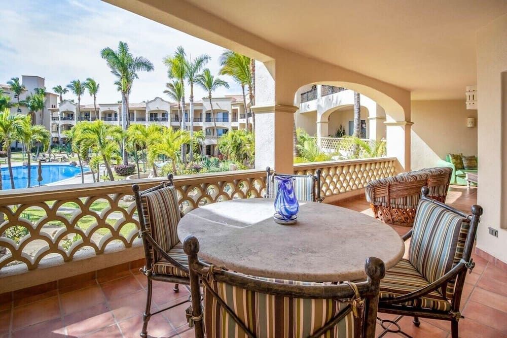 Spacious 3-Bed Luxury Condo with Stunning Sea Views - סן חוסה דל קאבו - מרפסת