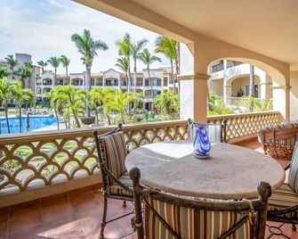 Spacious 3-Bed Luxury Condo with Stunning Sea Views - 卡波聖盧卡 - 陽台