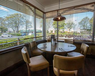 Premier Inn Leeds / Bradford Airport - Leeds - Dining room