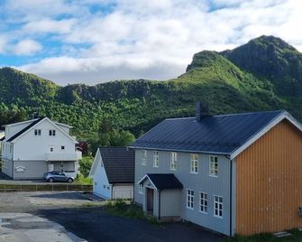 Top apartment in Stamsund - Stamsund - Outdoors view