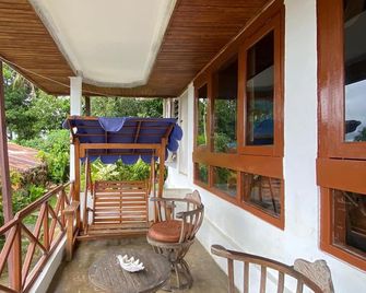 Evergreen Lodge - Padang - Balkon